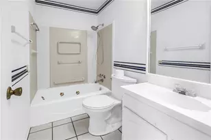8218 11th St N, Saint Petersburg, FL 33702 - Photo 21