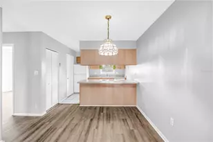 8218 11th St N, Saint Petersburg, FL 33702 - Photo 9