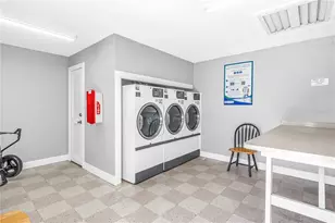 8218 11th St N, Saint Petersburg, FL 33702 - Photo 25