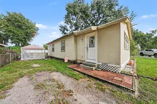 1221 Queen St N, Saint Petersburg, FL 33713 - Photo 3