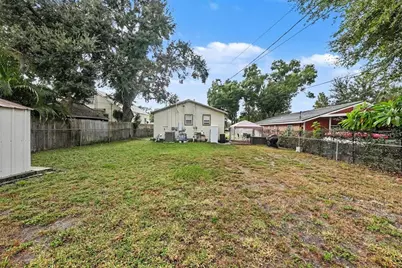 1221 Queen St N, Saint Petersburg, FL 33713 - Photo 25