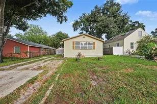 1221 Queen St N, Saint Petersburg, FL 33713 - Photo 1
