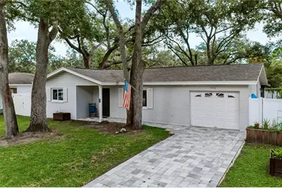 9976 56th Avenue N, Saint Petersburg, FL 33708 - Photo 1