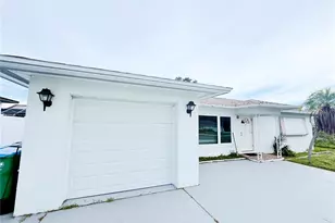 10613 Lake Vista Dr, Seminole, FL 33772 - Photo 1