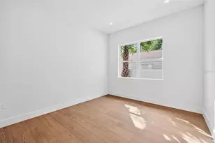4365 Iris St N, Saint Petersburg, FL 33714 - Photo 5