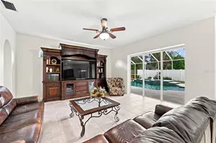 2103 Boot Lake Cir, Tampa, FL 33612 - Photo 9
