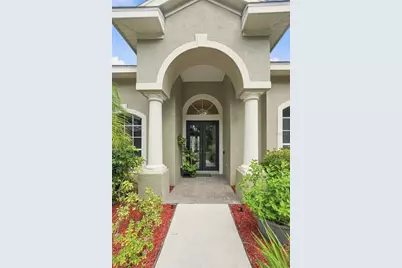 2103 Boot Lake Circle, Tampa, FL 33612 - Photo 3
