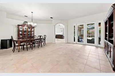 2103 Boot Lake Circle, Tampa, FL 33612 - Photo 7