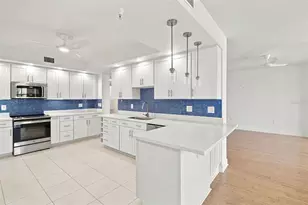 4993 Bacopa Ln S, Saint Petersburg, FL 33715 - Photo 9