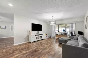 4010 Braesgate Ln, Tampa, FL 33624 - Photo 3