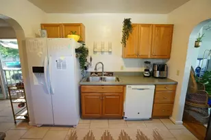 145 NE Lincoln Cir N, Saint Petersburg, FL 33702 - Photo 13