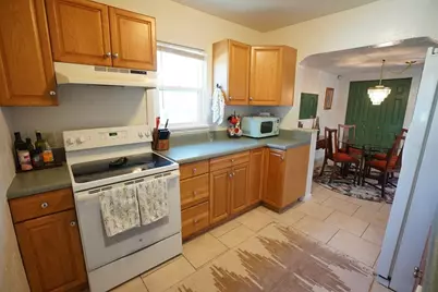 145 NE Lincoln Circle N, Saint Petersburg, FL 33702 - Photo 11