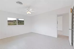 1431 Pinellas Point Dr S, Saint Petersburg, FL 33705 - Photo 27