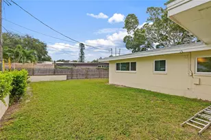 1431 Pinellas Point Dr S, Saint Petersburg, FL 33705 - Photo 43