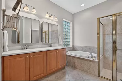 818 King Leon Way, Sun City Center, FL 33573 - Photo 35