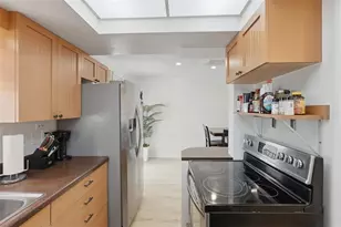 325 Island Way, Clearwater Beach, FL 33767 - Photo 9