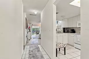6346 Newtown Cir, Tampa, FL 33615 - Photo 11