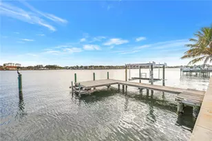 3901 14th Way NE, Saint Petersburg, FL 33703 - Photo 1
