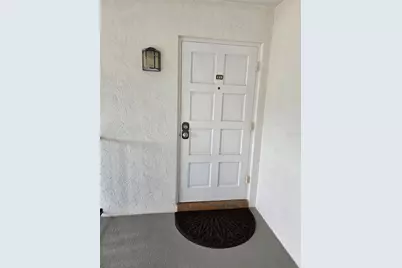 5800 Hollywood Boulevard #125, Sarasota, FL 34231 - Photo 3