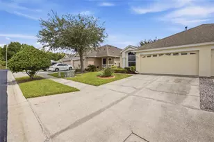 31040 Prout Ct, Wesley Chapel, FL 33543 - Photo 3