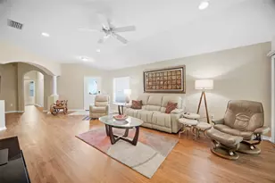 31040 Prout Ct, Wesley Chapel, FL 33543 - Photo 11