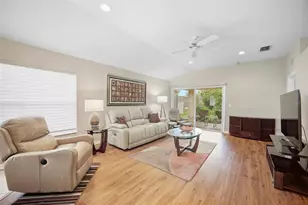31040 Prout Ct, Wesley Chapel, FL 33543 - Photo 9