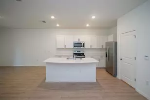 32533 Midsummer Night Ln, Wesley Chapel, FL 33543 - Photo 17
