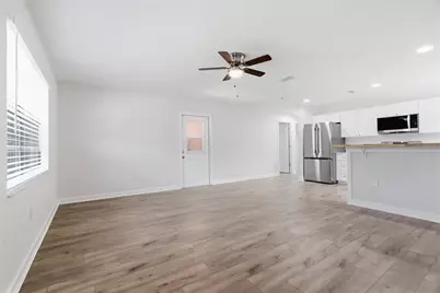 3721 E North Bay Street, Tampa, FL 33610 - Photo 9