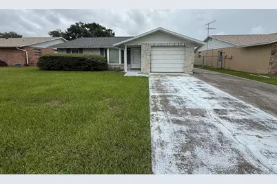 6124 18th Street, Zephyrhills, FL 33542 - Photo 1