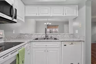 2998 Bonaventure Cir, Palm Harbor, FL 34684 - Photo 17