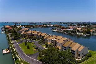 2775 Kipps Colony Dr S, Saint Petersburg, FL 33707 - Photo 1