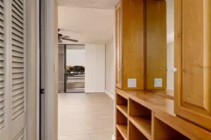 2775 Kipps Colony Dr S, Saint Petersburg, FL 33707 - Photo 21