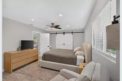 9043 2nd Street N, Saint Petersburg, FL 33702 - Photo 25