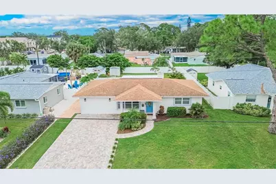 9043 2nd Street N, Saint Petersburg, FL 33702 - Photo 3