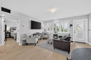 491 1st St S, Saint Petersburg, FL 33701 - Photo 11