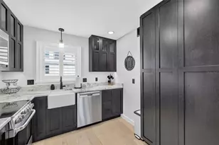 491 1st St S, Saint Petersburg, FL 33701 - Photo 9