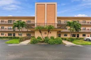 5971 Terrace Park Dr N, Saint Petersburg, FL 33709 - Photo 1