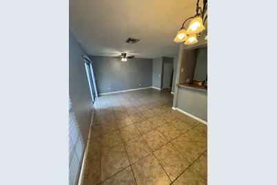 9459 Forest Hills Circle, Tampa, FL 33612 - Photo 3