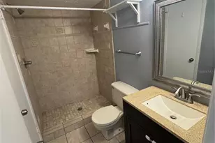 9459 Forest Hills Cir, Tampa, FL 33612 - Photo 9
