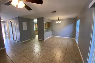 9459 Forest Hills Cir, Tampa, FL 33612 - Photo 3