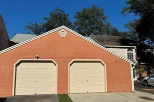 9459 Forest Hills Cir, Tampa, FL 33612 - Photo 17