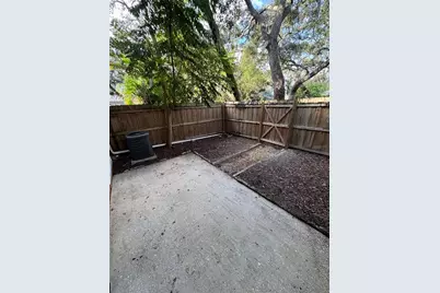 9459 Forest Hills Circle, Tampa, FL 33612 - Photo 15