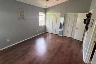 9459 Forest Hills Cir, Tampa, FL 33612 - Photo 11