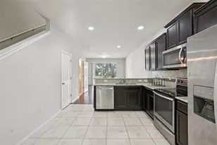 4935 White Sanderling Ct, Tampa, FL 33619 - Photo 19