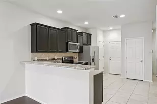 4935 White Sanderling Ct, Tampa, FL 33619 - Photo 23