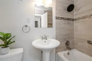 501 E Bay Dr, Largo, FL 33770 - Photo 13