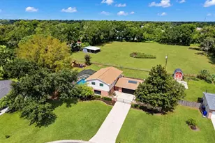 2818 Springdell Cir, Valrico, FL 33596 - Photo 63