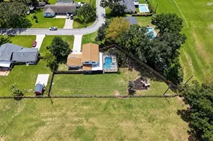 2818 Springdell Cir, Valrico, FL 33596 - Photo 59