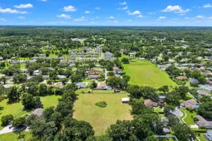 2818 Springdell Cir, Valrico, FL 33596 - Photo 57