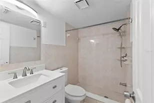 4471 W Humphrey St, Tampa, FL 33614 - Photo 21